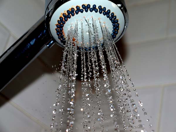 Take Off Crust from Shower heads