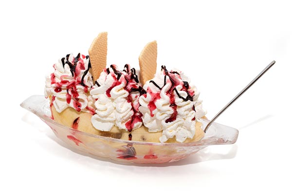 NO BAKE BANANA SPLIT DESSERT